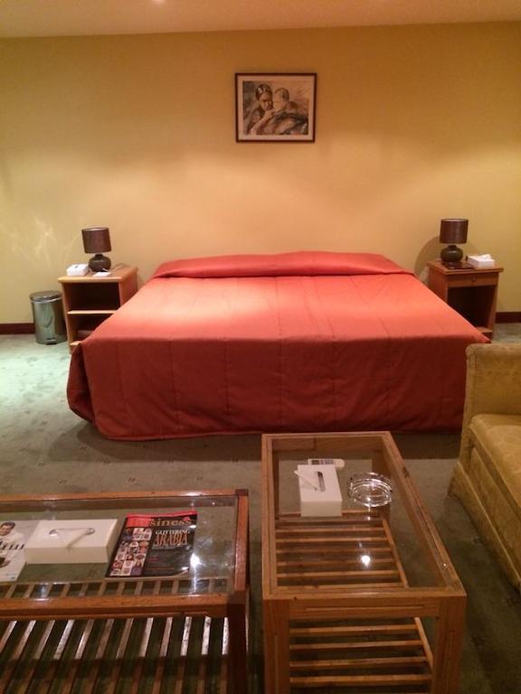 City Center Hotel Manama Quarto foto