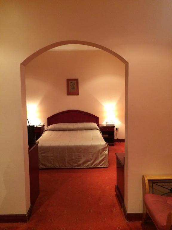 City Center Hotel Manama Quarto foto
